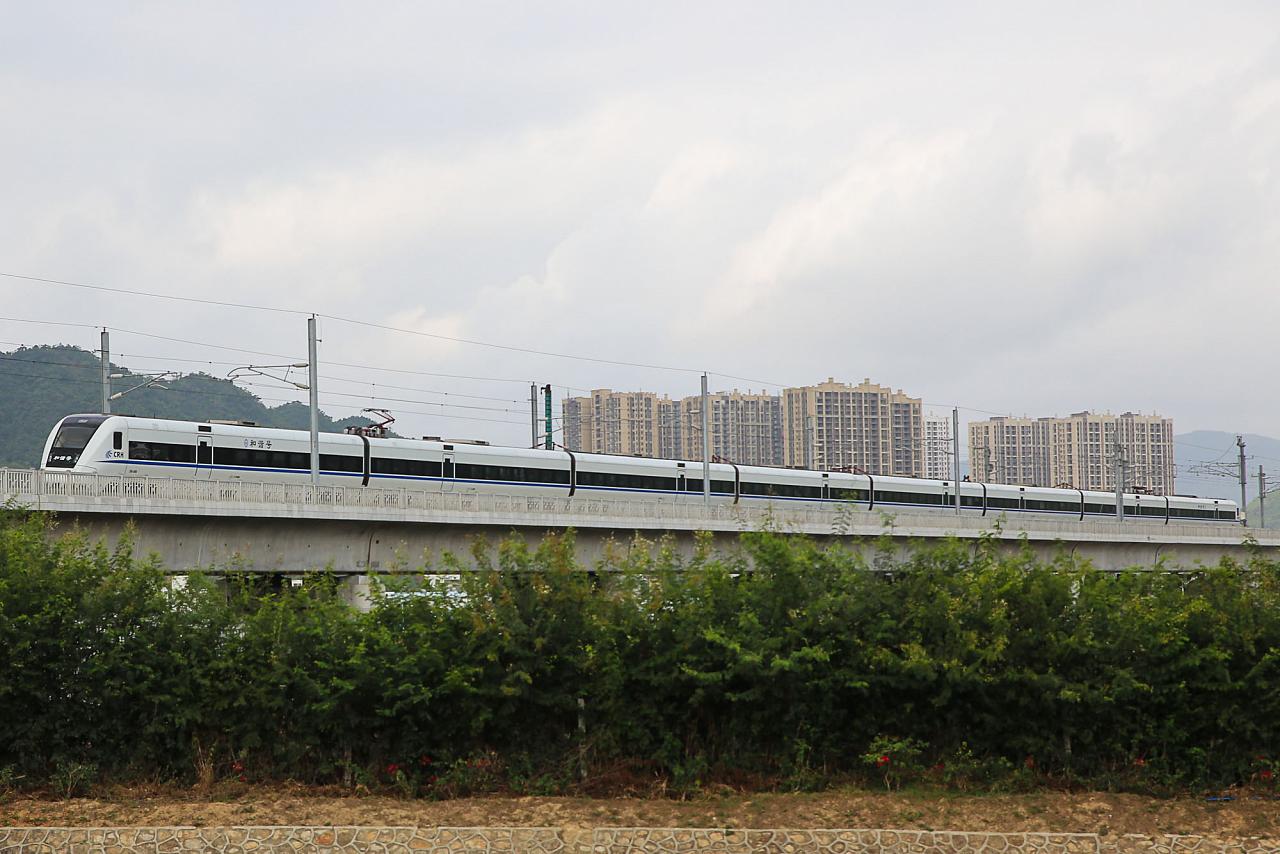 Китайский высокоскоростной поезд CRH1A