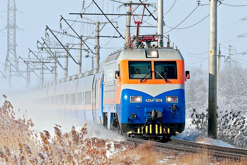 Скоростной поезд "Тулпар-Тальго" в Казахстане