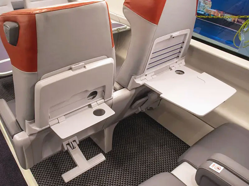 Новые пассажирские кресла в поезде Acela Express