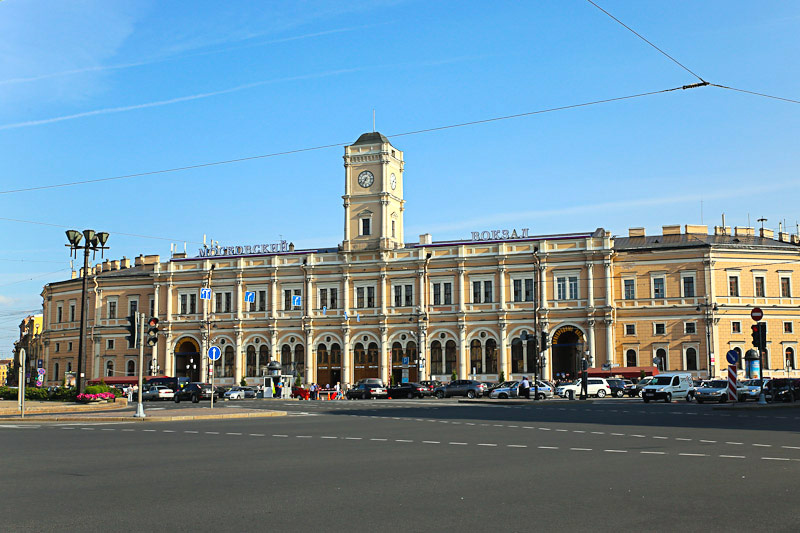 Московский ЖД вокзал Санкт-Петербурга