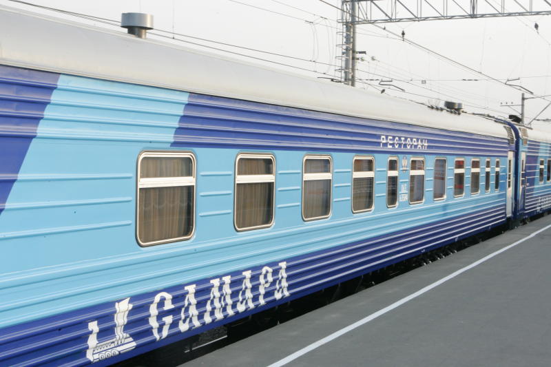 Фирменный поезд 107 "Самара" в Санкт-Петербург